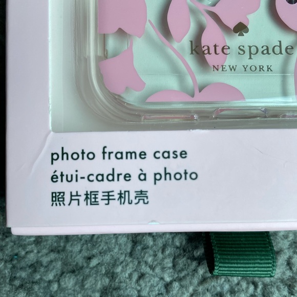 Kate spade iPhone 11 Pro phone case - Picture 3 of 7
